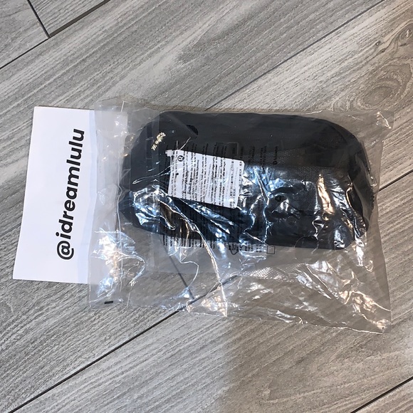 🌿NWT Lululemon Everywhere Belt Bag - Picture 3 of 7